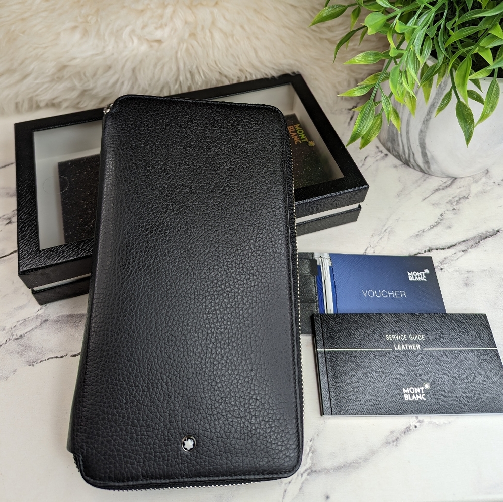 MontBlanc Meisterstuck Soft Grain Travel Wallet 13 CC Zip Black